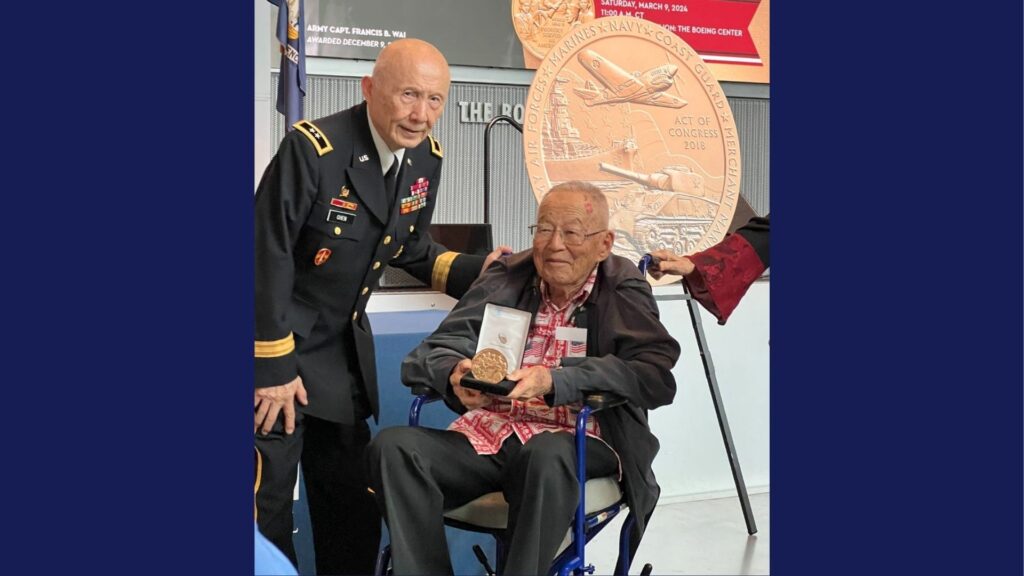 Living Chinese American WWII veteran with Major General William Chen